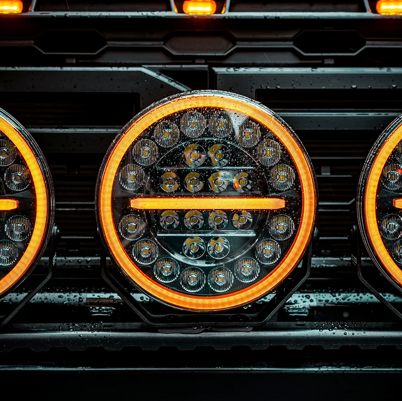 Faro di profondità a LED Strands Firefly PRO con strobo / 9"