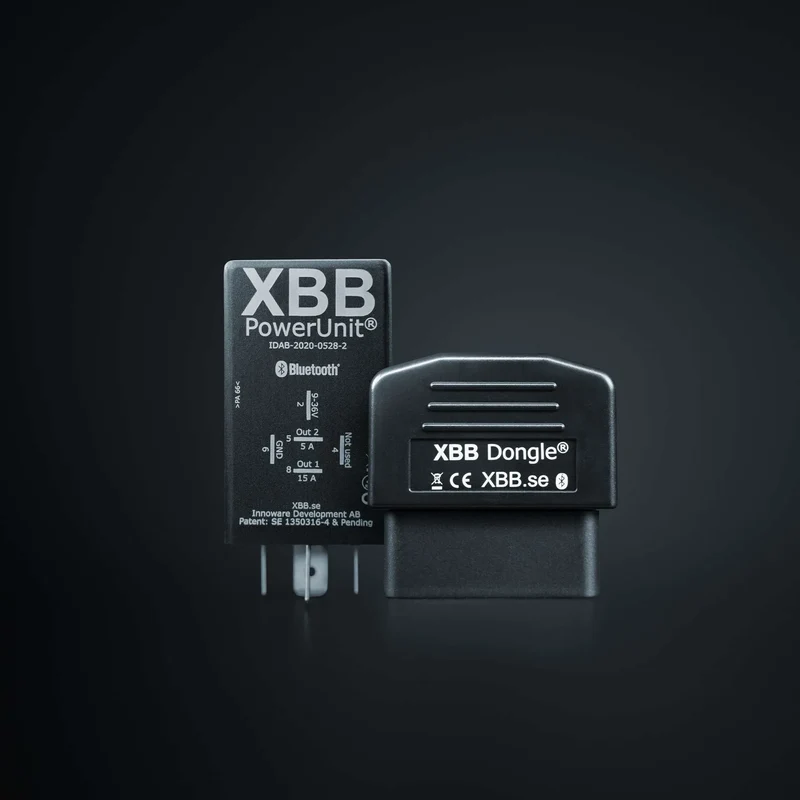 Il kit Strands XBB OBD2 include il dongle XBB e l'unità di alimentazione XBB