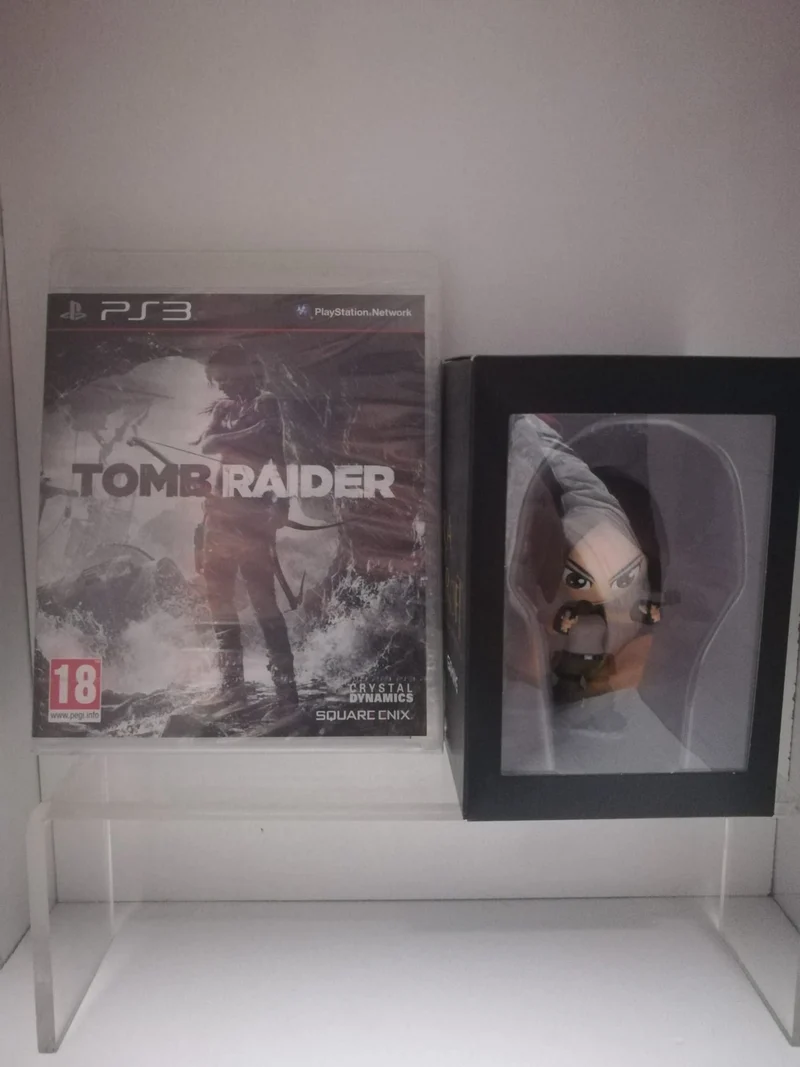 TOMB RAIDER PS3 +FIGURE LARA CROFT 20 YEARS