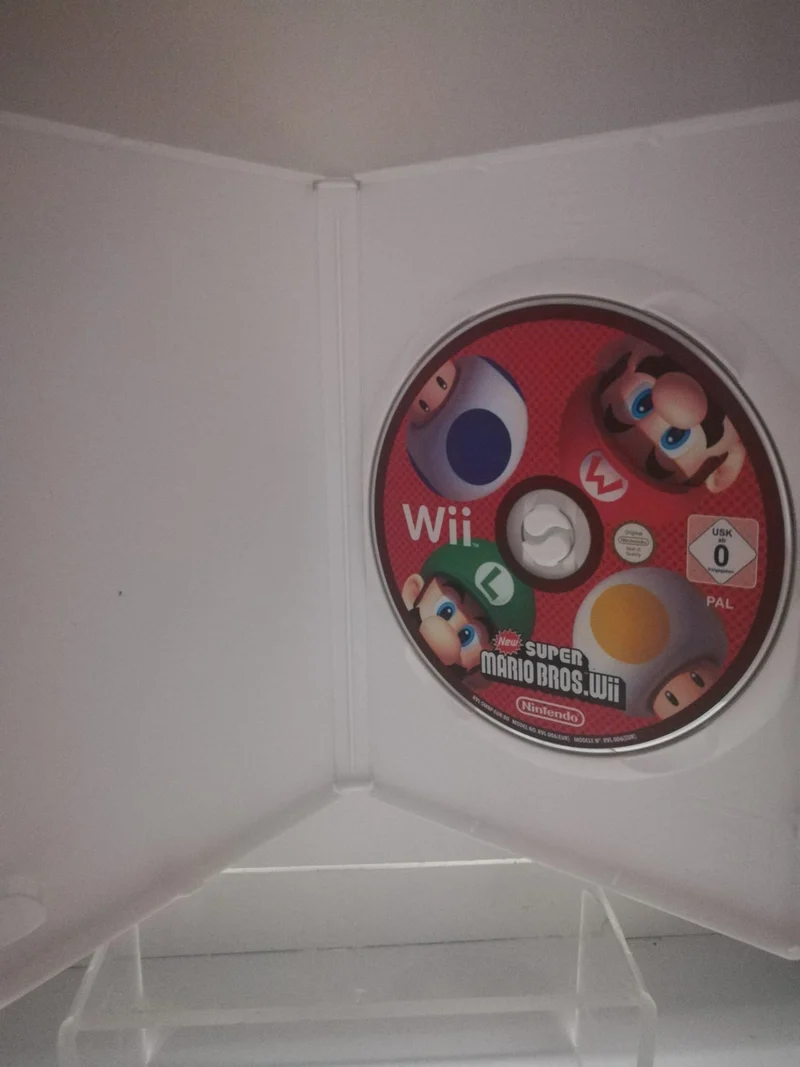 NEW SUPER MARIO BROS.WII NINTENDO WII (usato garantito)(solo disco)