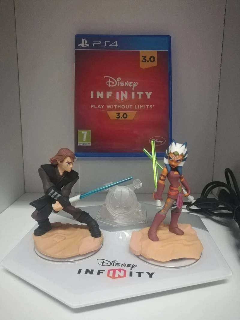 DISNEY INFINITY PLAY WITHOUT LIMITS PS4 (usato garantito)