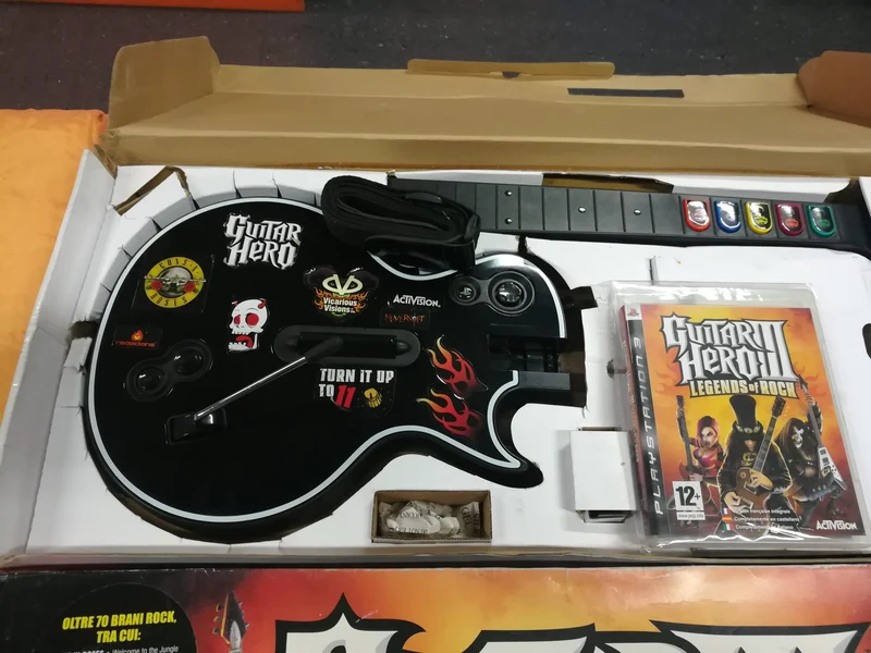 GUITAR HERO 3 LEGENDS OF ROCK PS3 (usato)(manca il sensore da collegare alla ps3)