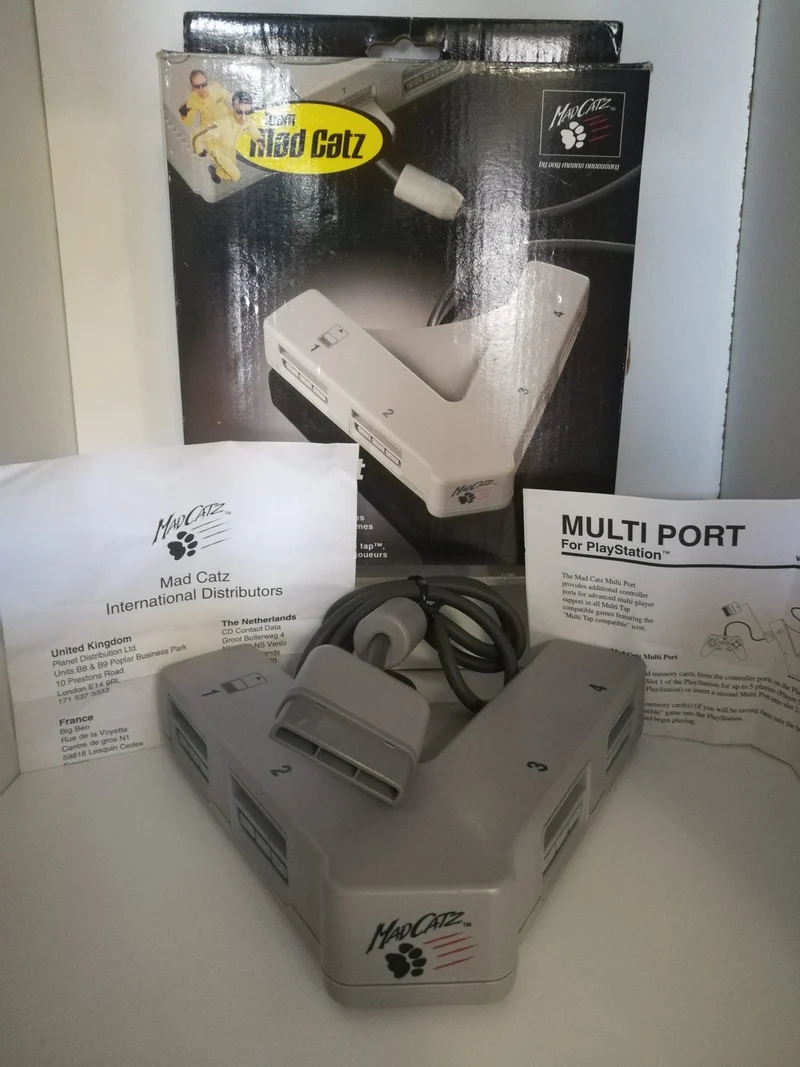 MULTI PORT PLAYSTATION ONE (4 controller 4memori)