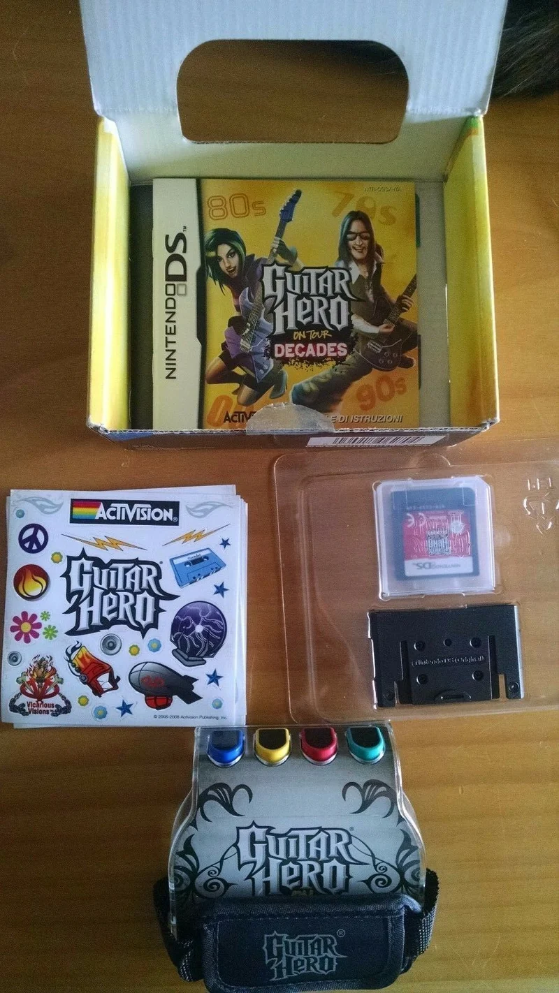 GUITAR HERO ON TOUR DECADES NINTENDO DS (ds lite)(completamente in italiano)