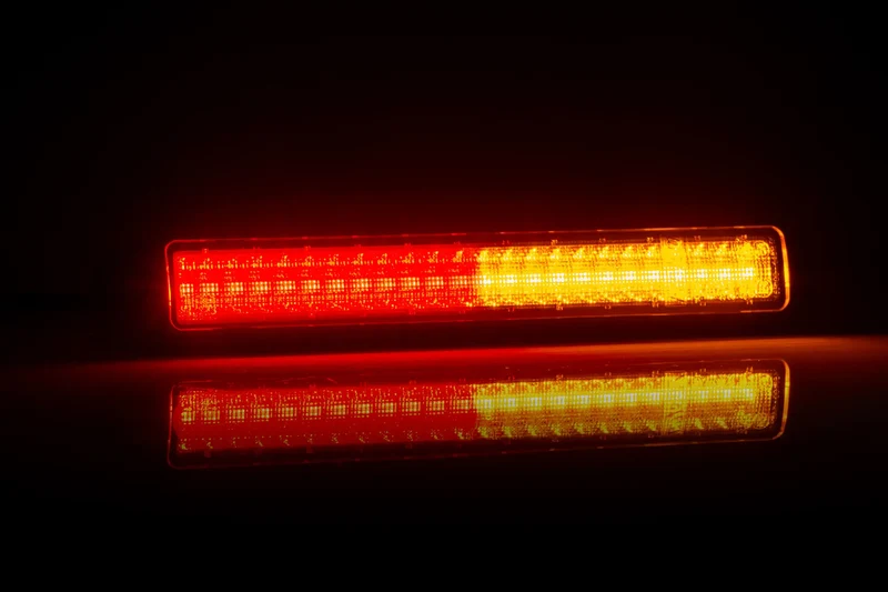 Striscia luminosa posteriore Fristom con stop, coda e indicatore