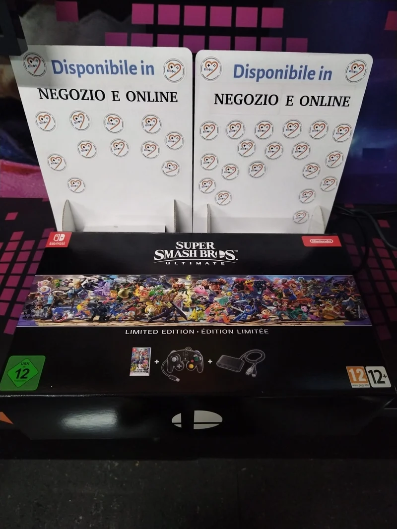 Super Smash Bros Ultimate - Limited Edition Nintendo Switch (usato garantito)