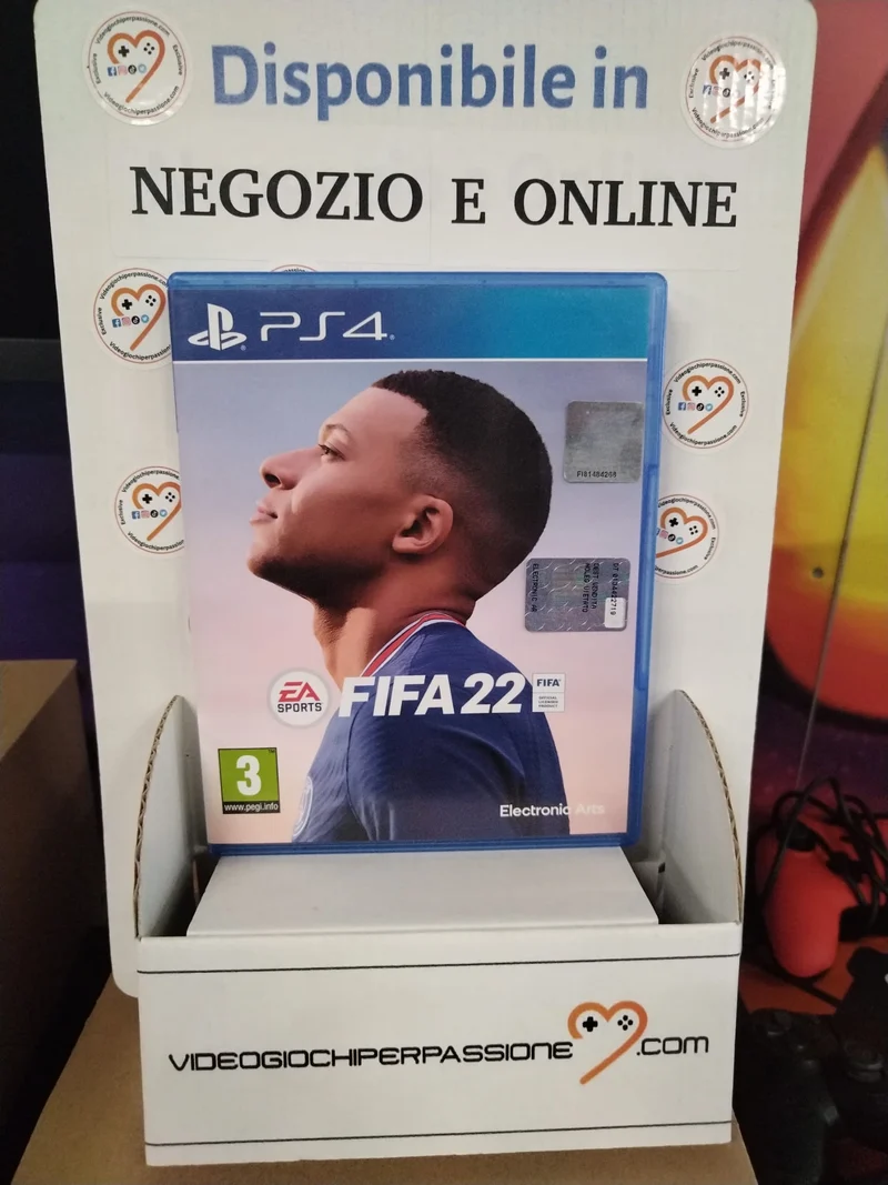 FIFA 22 PS4 (usato garantito)(versione italiana)