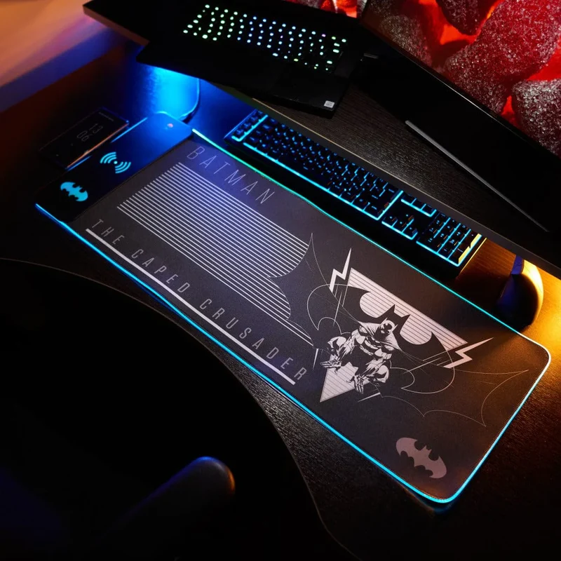 Batman - Tappetino da gioco oversize e caricabatterie per cellulare-PRE-ORDER