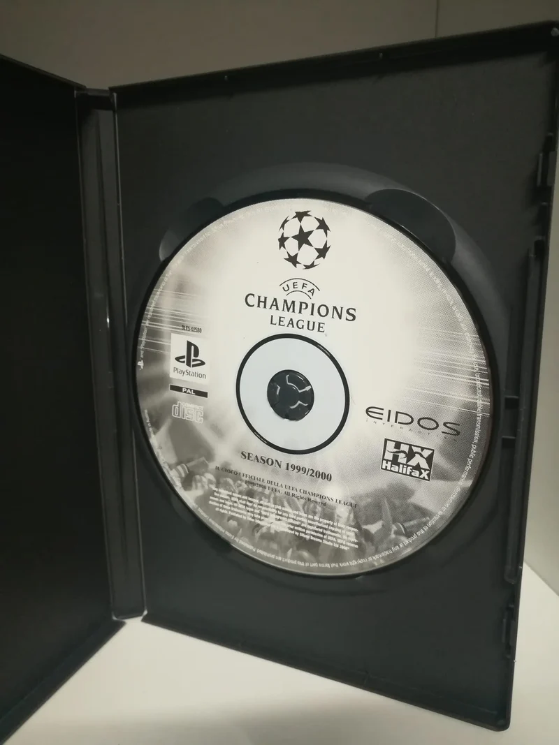 UEFA CHAMPIONS LEAGUE SEASON 1999/2000 PS1 (usato senza custodia )(solo cd)