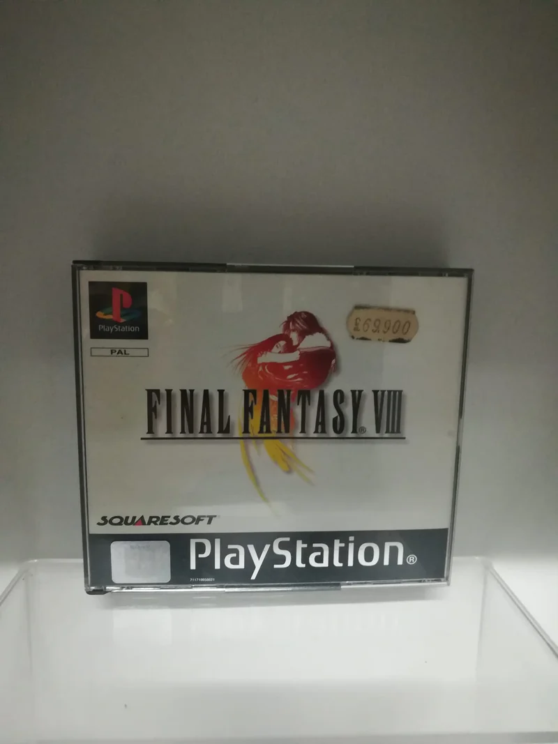 FINAL FANTASY VIII PS1 (italiano)(usato garantito)(provato su ps3)