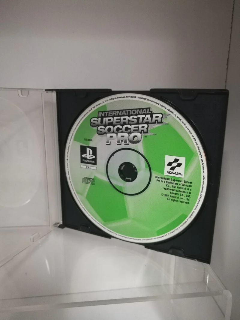 INTERNATIONAL SUPERSTARS SOCCER PRO PS1 (usato garantito)(solo cd)