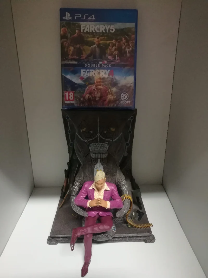 FAR CRY 5 + FAR CRY 4 DOUBLE PACK PLAYSTATION 4 VERSIONE EUROPEA+FIGURE (gioco nuovo- figure usata senza scatola)